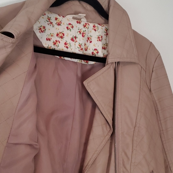 *** SOLD ***Taupe Leather Jacket - Picture 2 of 4